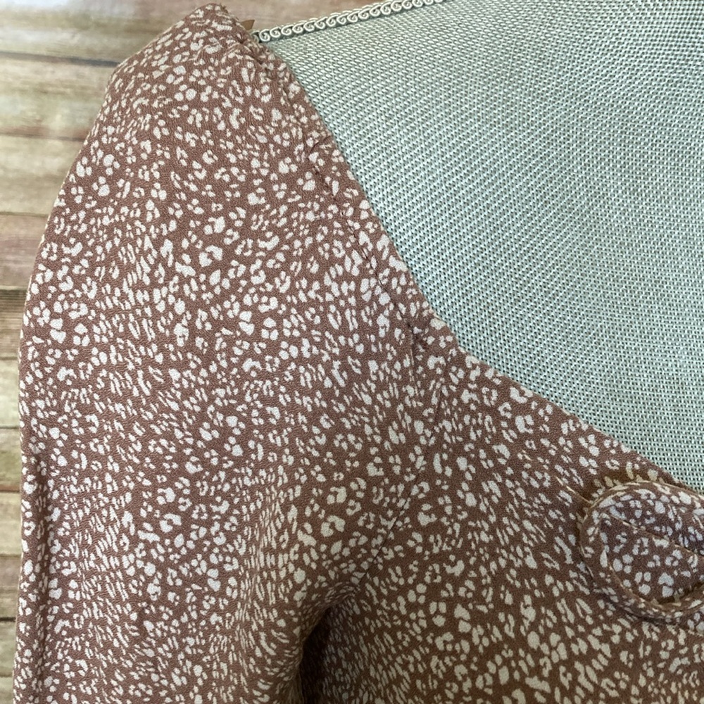 Leopard Long Sleeve Ruched Top - Picture 3 of 6